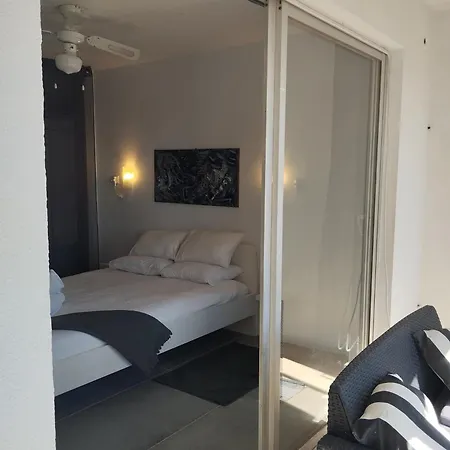 Sea View Calypso Apartment *